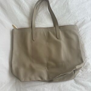 Cuyana Classic Leather Zipper Tote Bag